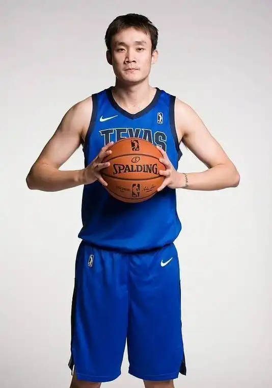 星空体育-包含赛后达拉斯独行侠调整名单以备CBA常规赛；主帅复盘环节打磨；球迷炸锅；细节决定成败的词条