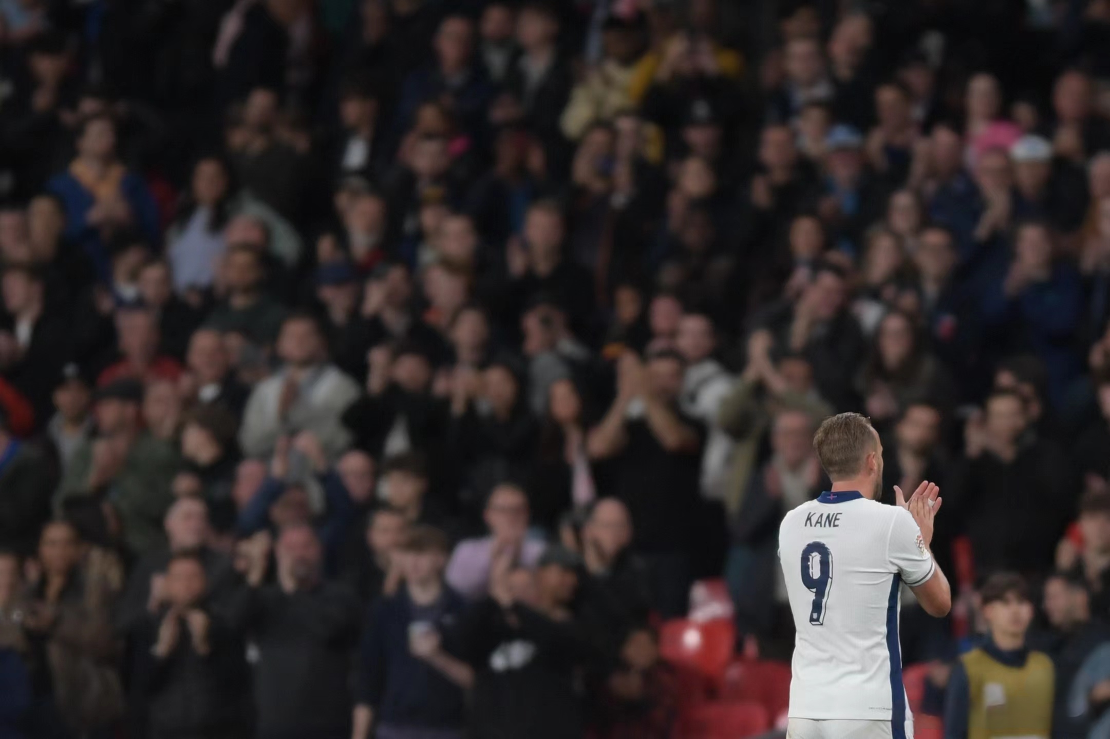 星空体育- 体育晚报利物浦宣布明年签约凯塔 骑士老板终止球 