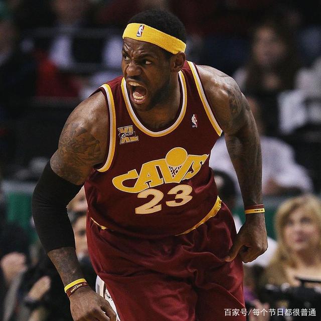 星空体育-关于詹姆斯回归赛场，败北首场状态亮眼，西班牙队观众沸腾！的信息